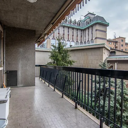 - Brand New 4 Pax Life & The Giulio Cesare 5 Апартаменты Милан