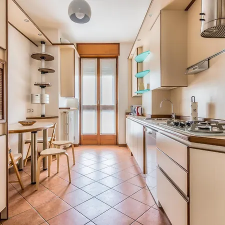 - Brand New 4 Pax Life & The Giulio Cesare 5 דירה *